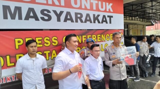 Polresta Gorontalo Kota saat menggelar Konfrensi Pers terkait Pencurian Meteran Air. (Foto : Dok. Polri)
