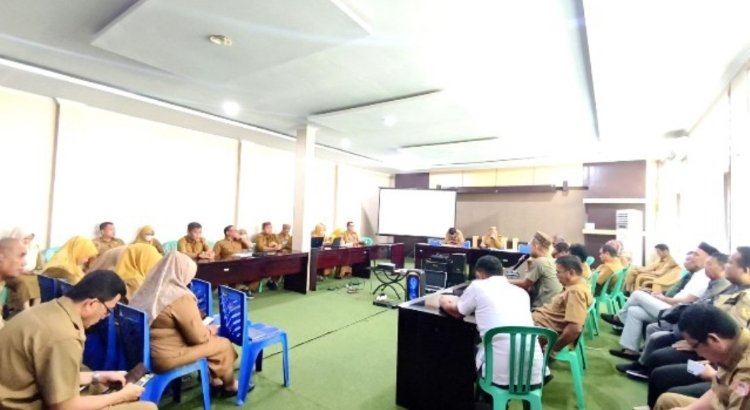 rapat koordinasi lintas Organisasi Perangkat Daerah (OPD) untuk mematangkan persiapan teknis Pekan Nasional (PENAS) Petani Nelayan XVII Tahun 2026. Ajang ini diproyeksikan menjadi pusat promosi teknologi pertanian dan peningkatan ekonomi lokal.